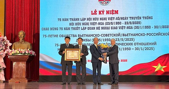 75 NAM VIET NGA 4.jpg