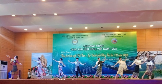 h1_vietlao_tieng hat.jpg