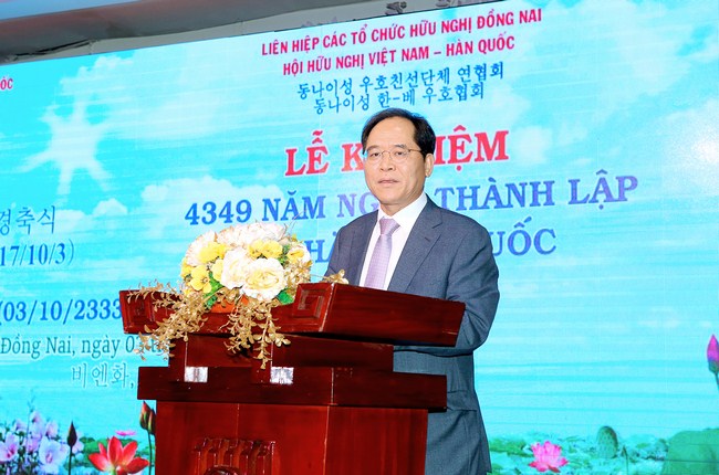 3X5A8809 (Copy).JPG