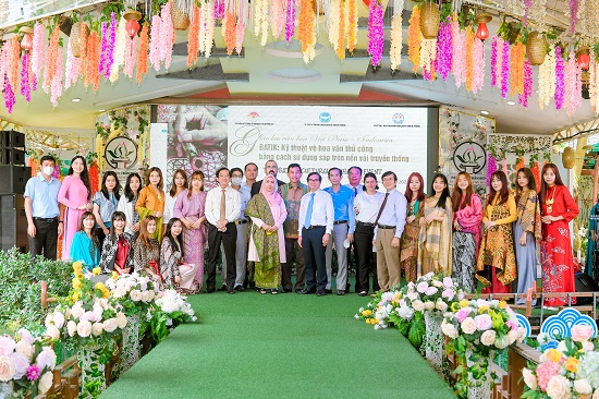 4-2022-BATIK.JPG