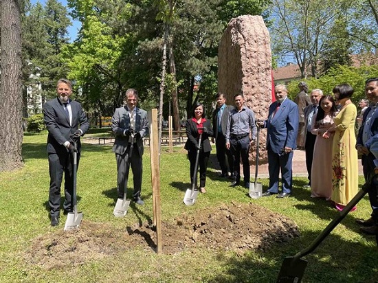 5-2022-tinh yeu voi Bac 1.jpg