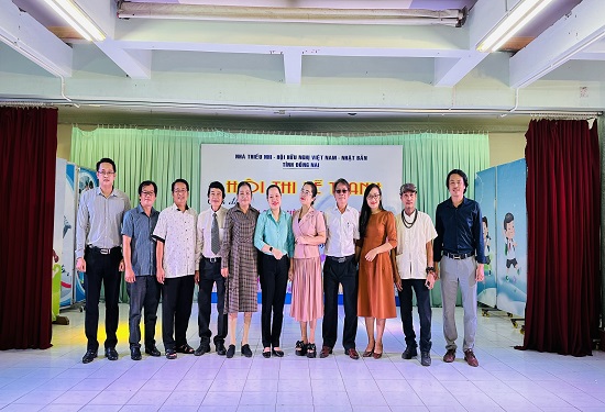 Vẽ tranh V-N 23 1.jpg