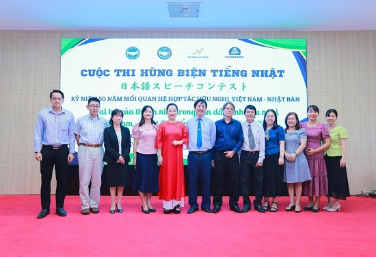 Hùng biện T.Nhật 1.jpg