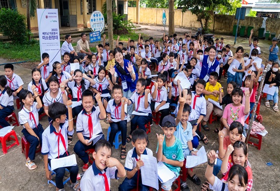 KFHI khám từ thiện2.jpg