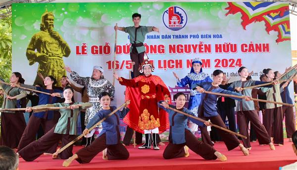 Ảnh 1. Tiet muc van nghe_600_10102025171430.jpg