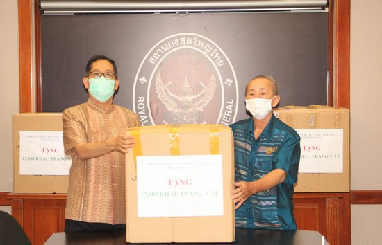 12-5-HOI VN-THAI TRAO KHAU TRANG 1 (Copy).JPG