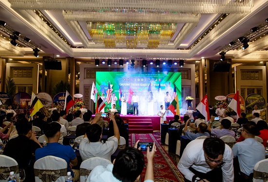 19.1 Giao luu TLSQ.JPG