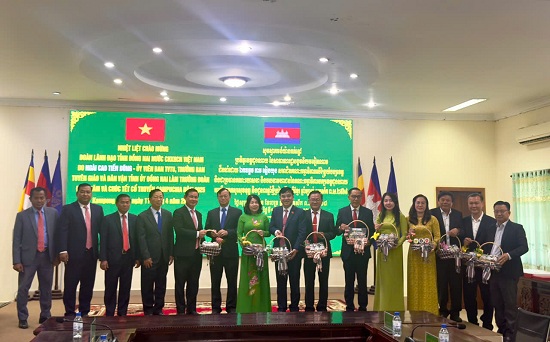 2025-TET LAO CAM7.jpg